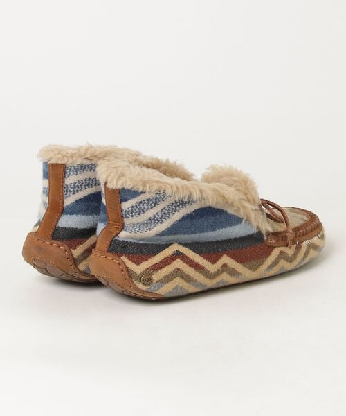 「UGG」 モカシンシューズ 22cm ベージュ レディース_画像2