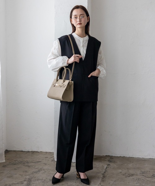 VitaFelice（ヴィータフェリーチェ） ハンドバッグ 本革ベルトデザイン