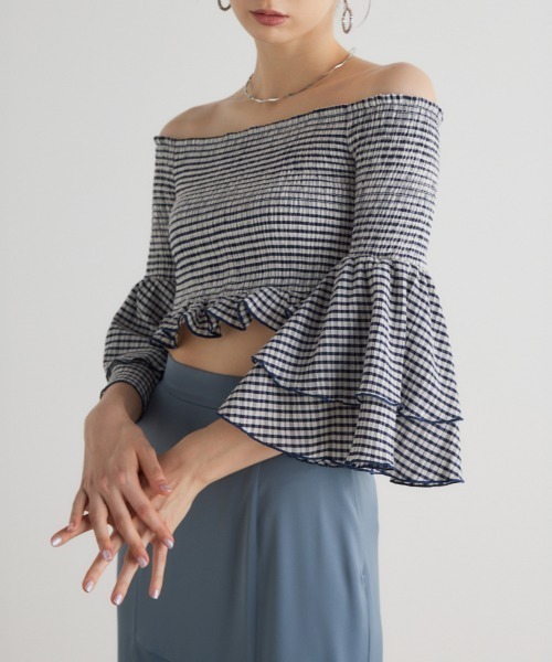 rienda tシャツ シャーリングオフショルクロップドトップス 長袖