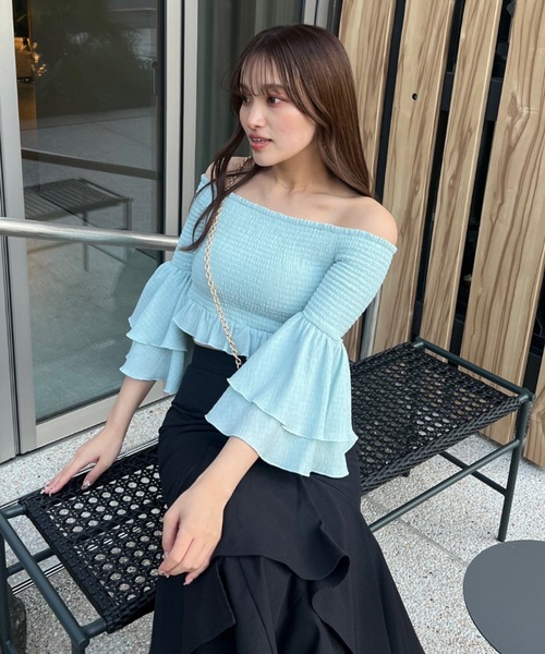 rienda tシャツ シャーリングオフショルクロップドトップス 長袖