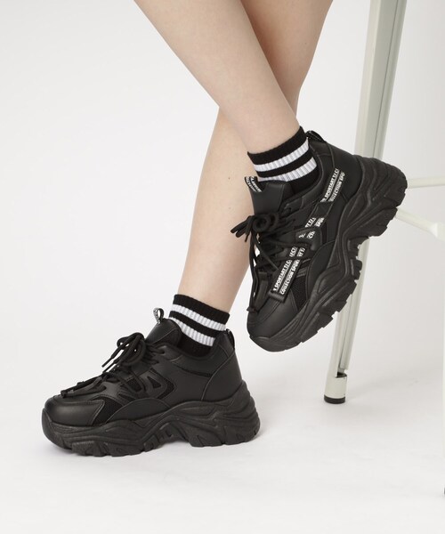 [未使用] タグ付き　BLACK & WHITE   レディース cs T&P（シーエスティーアンドピー） スニーカー 厚底ロゴ柄ダッド