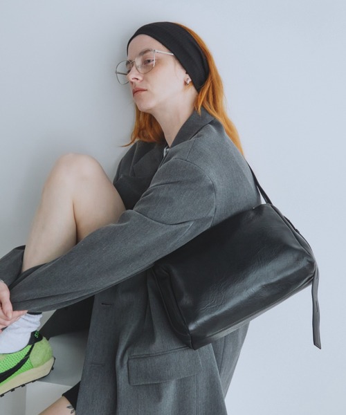 Auntie Rosa Holiday（アンティローザホリデー） ショルダーバッグ