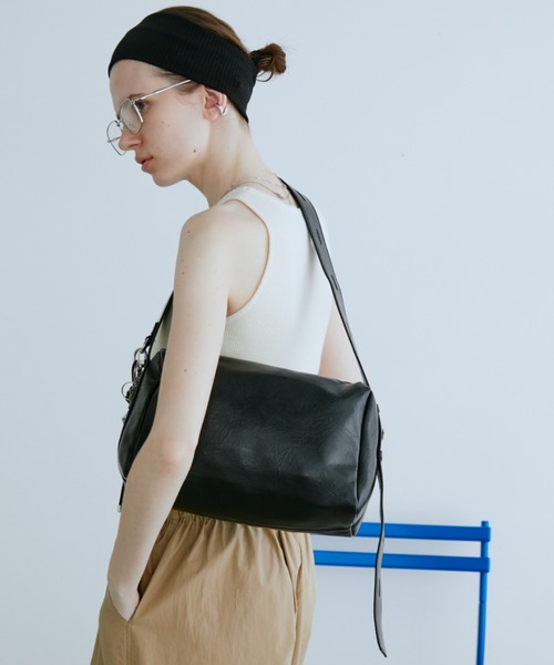 Auntie Rosa Holiday（アンティローザホリデー） ショルダーバッグ