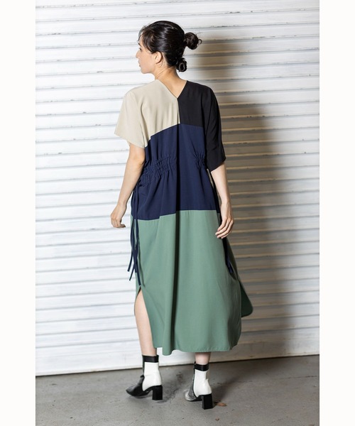 「OSMOSIS」 半袖ワンピース ONE SIZE カーキ レディース_画像2