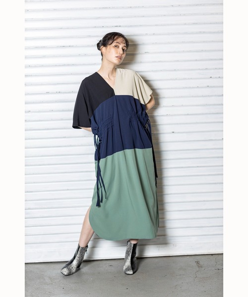 「OSMOSIS」 半袖ワンピース ONE SIZE カーキ レディース_画像5