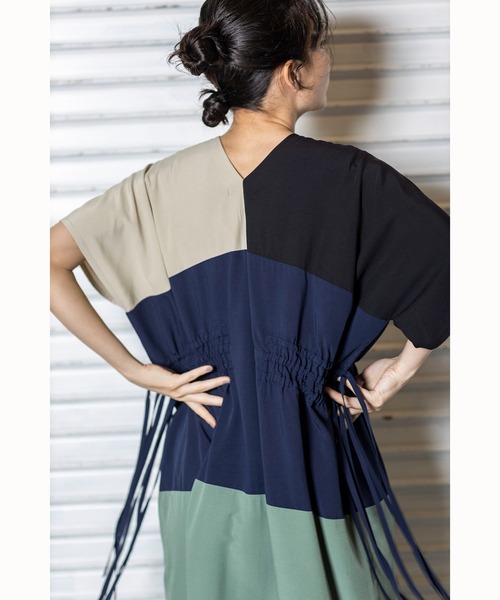 「OSMOSIS」 半袖ワンピース ONE SIZE カーキ レディース_画像9