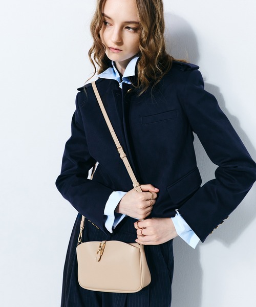 早い者勝ち CHARLES & KEITH Adalyn アダリン バッグ Adalyn アダリン メタリックバックル チェーンストラップ トップ
