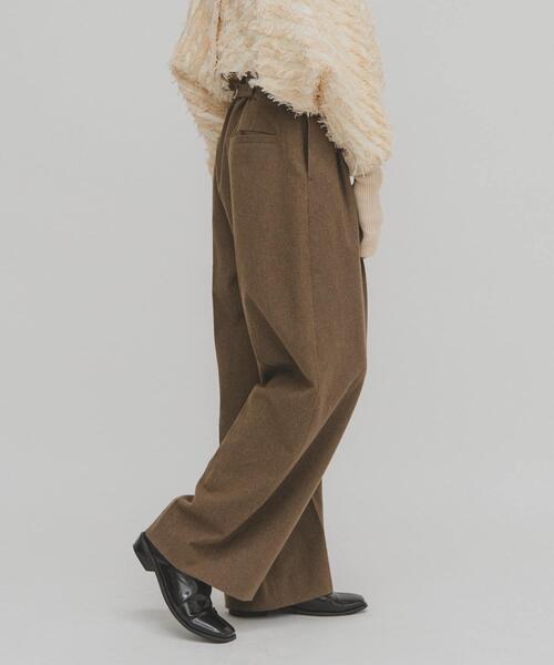 KBF（ケービーエフ） パンツ ウールライクブラッジュドパンツ