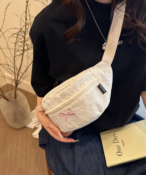 CERCA ボディバッグ ウエストポーチ lulunoix/リボン刺繍ボディバッグ