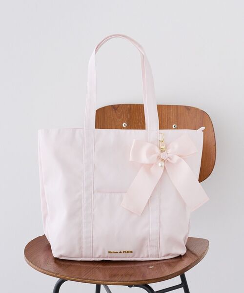 Maison de FLEUR（メゾンドフルール） トートバッグ リボンチャーム