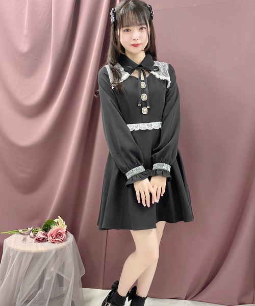 ROJITA（ロジータ） ワンピース デコルテ開きビジュ釦フレアワンピース