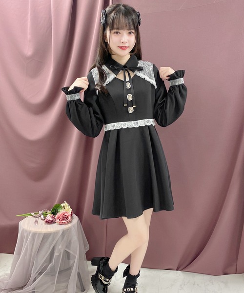 ROJITA（ロジータ） ワンピース デコルテ開きビジュ釦フレアワンピース