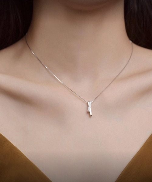 VIBGYOR ネックレス 「IZU」 ツイストバーシルバーネックレス