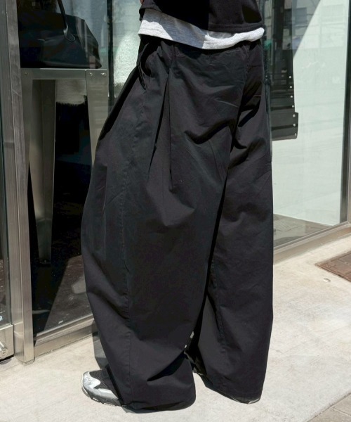 チノパン 「Chikashitsu +」pleats chino wide pants / 「チカシツプラス」プリーツチノワイドパンツ_10