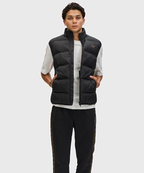 美品　フレッドペリー　ダウンベスト　S FRED PERRY ダウンベスト ベスト Insulated Gilet