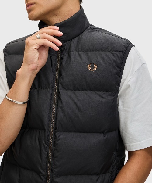 FRED PERRY ダウンベスト FRED PERRY ダウンベスト ベスト Insulated Gilet