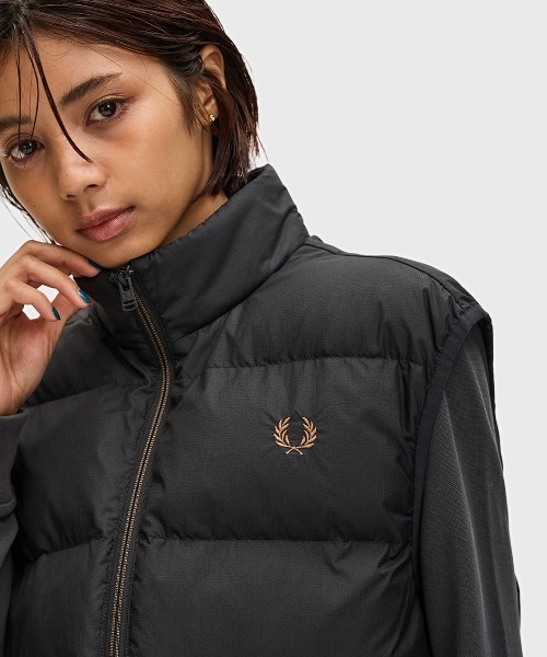 美品　フレッドペリー　ダウンベスト　S FRED PERRY ダウンベスト ベスト Insulated Gilet