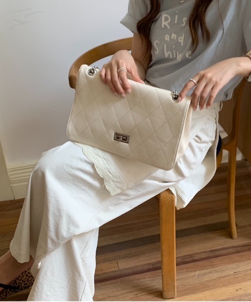 新品2way キルティング チェーンバッグ リボン ショルダーバッグ ホワイト ショルダーバッグ バッグ 2WAY キルティング チェーンバッグ