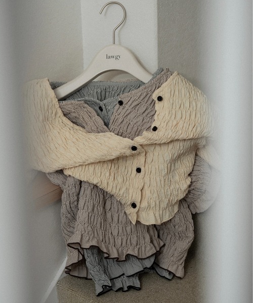lawgy シャーリングポケットポイントベストブラウス smoke ivory lawgy（ラウジー） ブラウス シャツ 半袖 button point v neck