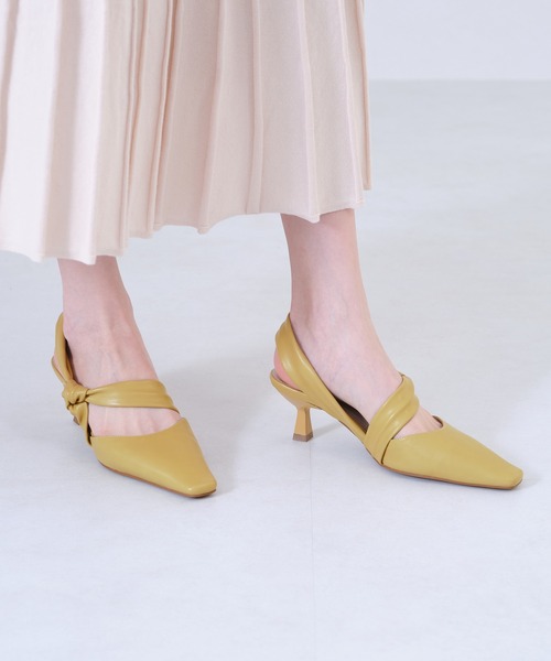 Cube❤︎ プロフ必読　コールハーンバックストラップパンプス コール ハーン COLE HAAN バックストラップ パンプス - メルカリ