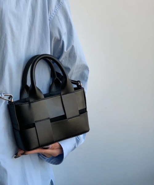 ショルダーバッグ バッグ 2WAY クロスデザイン ハンドバッグ