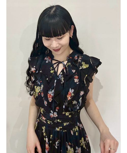 ワンピース フラワープリントプリーツワンピースの画像
