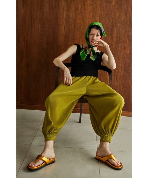 OMMO（オーエムエムオー） パンツ PLEATS ALADDIN PT レディース