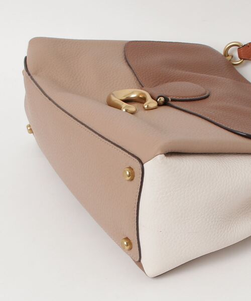 COACH ベージュ ハンドバッグ チャーム付き COACH ハンドバッグ ベージュ COACH ベージュ ハンドバッグ チャーム