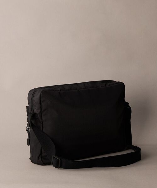 Calvin Klein（カルバン・クライン） ショルダーバッグ クロスボディ