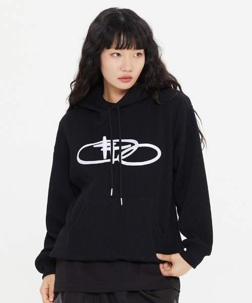 ROMANTIC CROWNのSHINING LOGO STITCH HOODIE 全2色 ROMANTIC CROWN パーカー A'GEM/9 × .kom「ROMANTIC CROWN