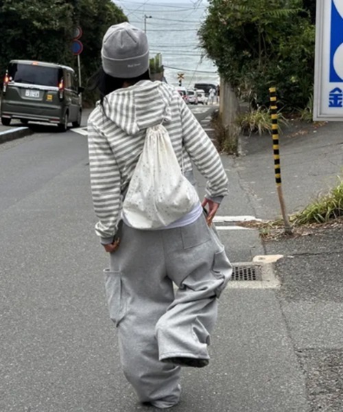 テ*ト様 黒 フード付き パーカー 白いストライプ パーカー 耳付きフード ボーダー ジップアップショートパーカー