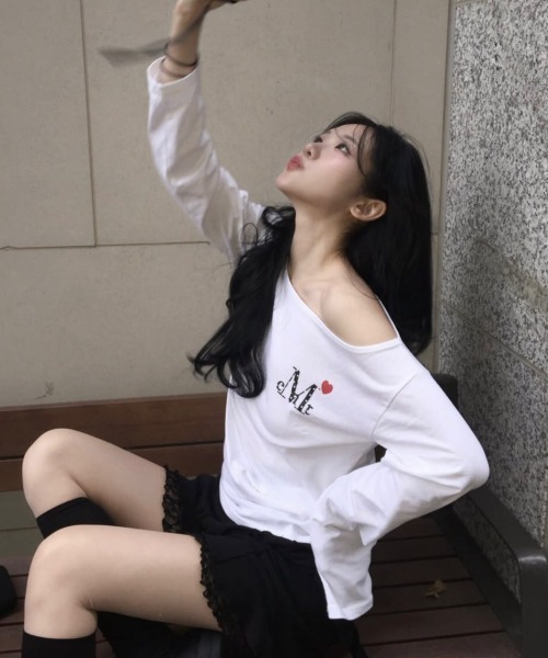 MUCENT（ムセント） tシャツ A'GEM/9 × .kom LOVRITS MINI HEART LOGO