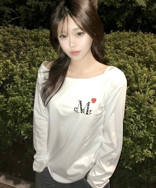 MUCENT（ムセント） tシャツ A'GEM/9 × .kom LOVRITS MINI HEART LOGO