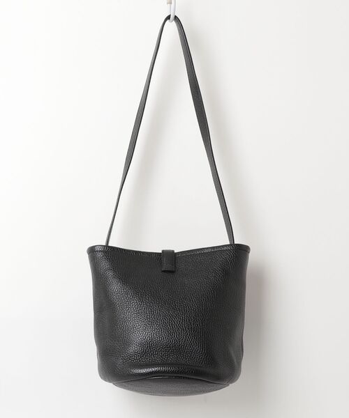 【美品】イアクッチ　ハンドバック　黒 イアクッチ IACUCCI グッシオ ワンハンドルトート ALCE （black