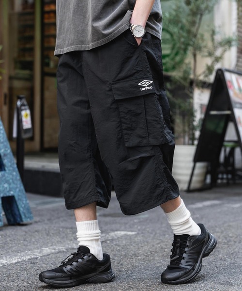 UMBRO 白濱亜嵐 コラボ カーゴパンツ 黒 限定 M umbro（アンブロ） カーゴパンツ 別注コラボ 膝下丈 ワンポイントロゴ