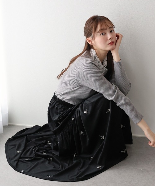 BLUEEAST（ブルーイースト） ロング スカート フラワー刺繍ベロア