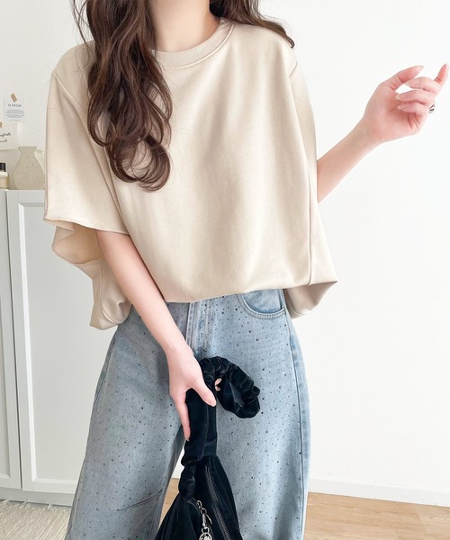 classicalelf tシャツ ゆるっとシルエットで、今っぽ抜け感