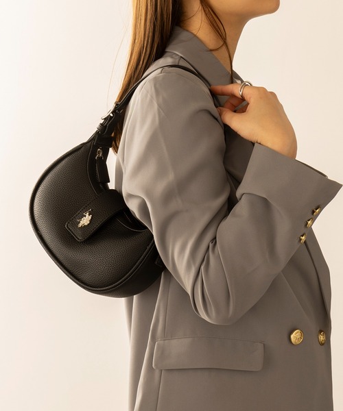 【極美品】　US POLO ASSN ショルダーバッグ　レザー　ブラック 極美品 U.S.POLO ASSN. ショルダーバッグ ロゴ付き 黒色 - メルカリ
