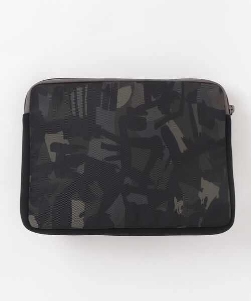 TUMI（トゥミ） カモフラージュクラッチバッグ - ブラック メンズ