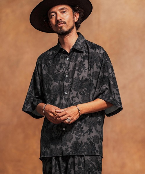 「Jih Nunc」 半袖シャツ M ブラック メンズの画像