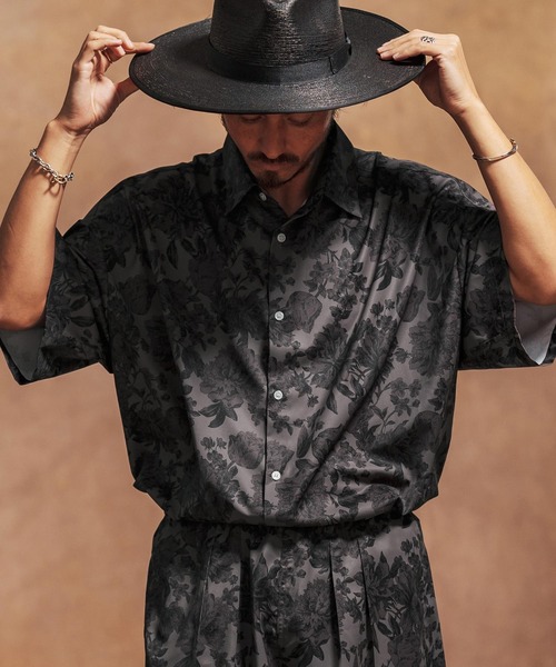 「Jih Nunc」 半袖シャツ M ブラック メンズの画像