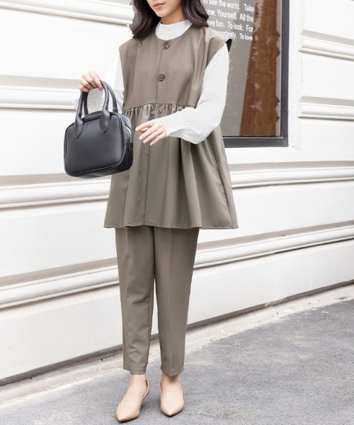 ベージュ ペプラムセットアップ Mサイズ RUIRUE BOUTIQUE（ルイルエブティック） セレモニースーツ