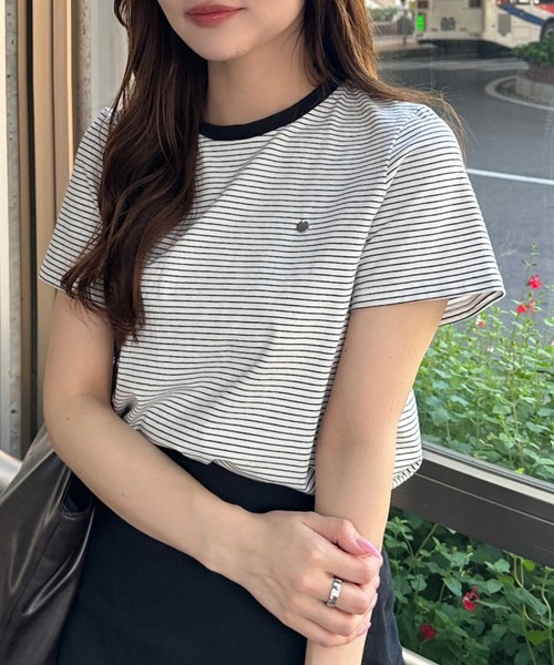 nelliy. tシャツ プレート付ボーダー配色リンガーTシャツ レディース
