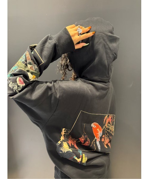 Desigual（デシグアル） トレーナー スウェット 風景柄のフード付き