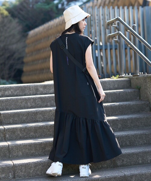 René ノースリーブワンピース 34 ブラック 専用☆René ブラック ノースリーブ ワンピース 34 ダークネイビー