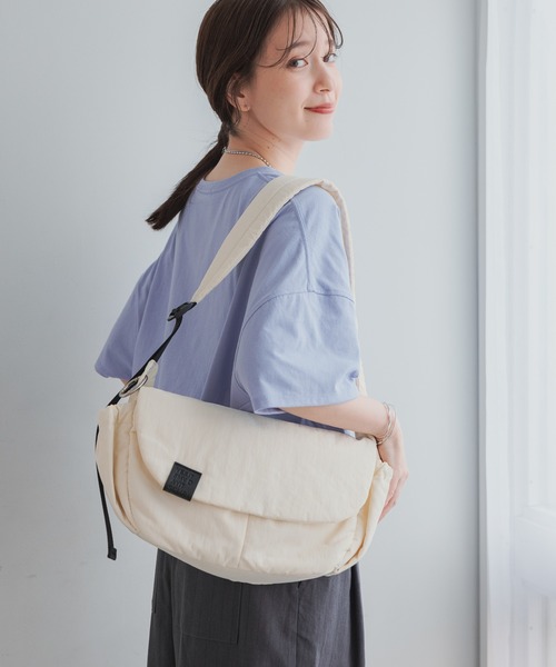 ベージュ フラップ式 ショルダーバッグ PU素材フラップミニショルダーバッグ(ONE SIZE ライトベージュ