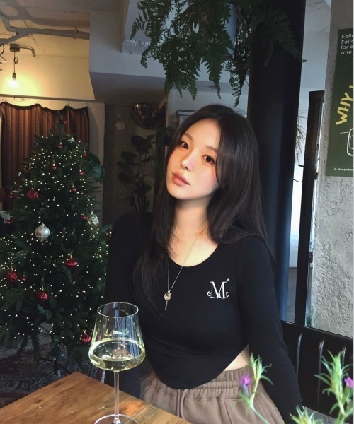 tシャツ 「日本未発売/WEB限定」MUCENT(ムセント)/Uネック 裾ラウンド クロップド スリム カットソー/Asti Slim Unek Gu MUCENT tシャツ 「日本未発売/WEB限定」MUCENT(ムセント)/U