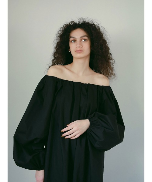 完売品　新品タグ付けHER. オフショルコットンワンピース HER. ワンピース オフショルコットンワンピース : ZOZOTOWN