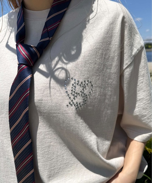 新品タグ付き　Blumarine リボンラインストーンTシャツ サイズ40 白 新品タグ付き Blumarine リボンラインストーンTシャツ サイズ40