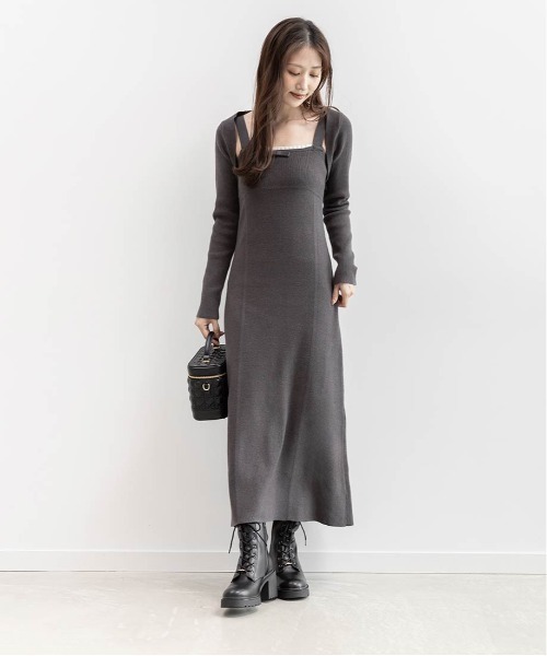GUESS モノグラム レースアップブーツ GUESS モノグラム レースアップ